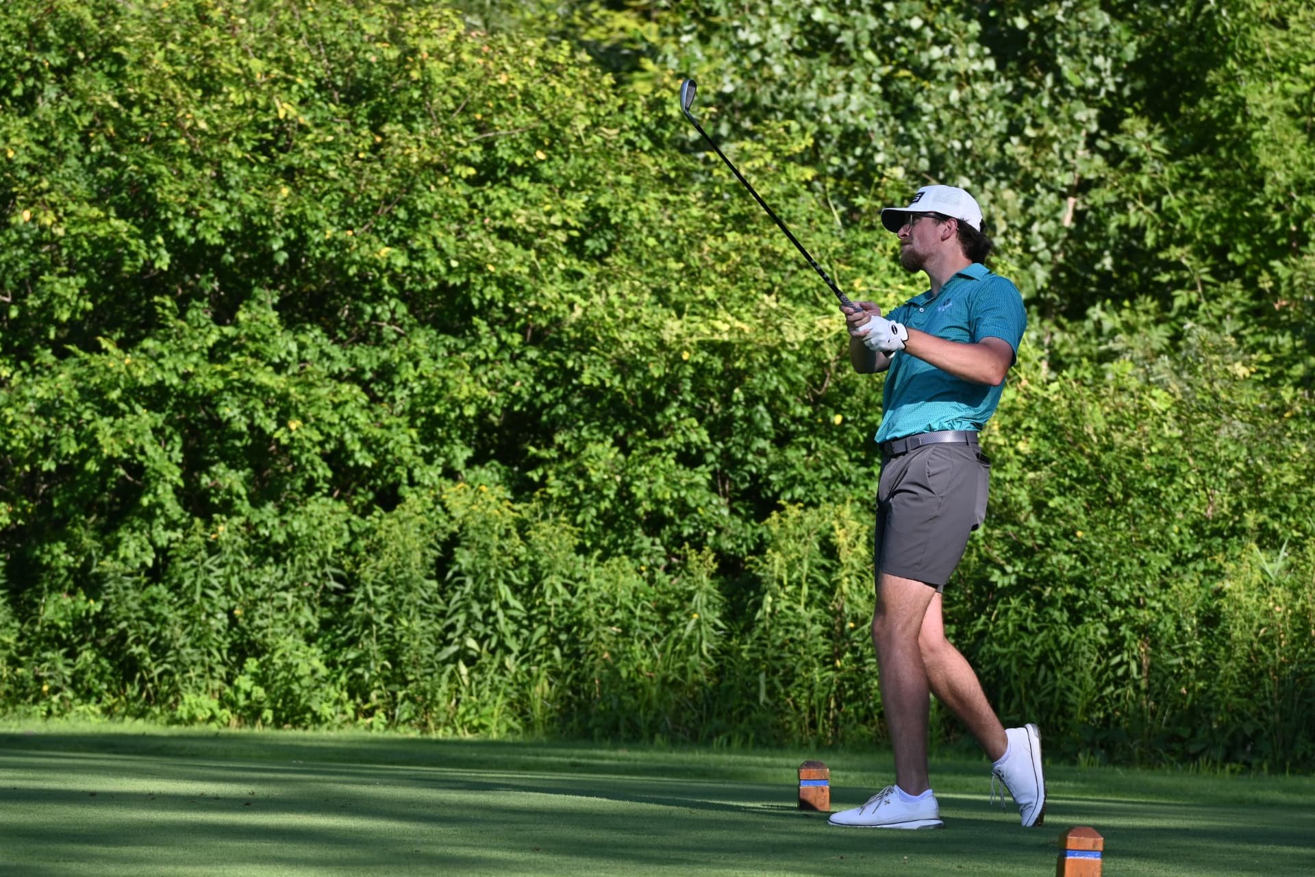 Nic Hughes mid-swing on a tee box at the 2026 Brown County Amateur